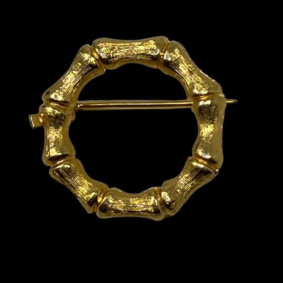 Vintage‎ Brooch Round Circle Textured Gold Tone Bone Shaped Segments Pin - Picture 1 of 9
